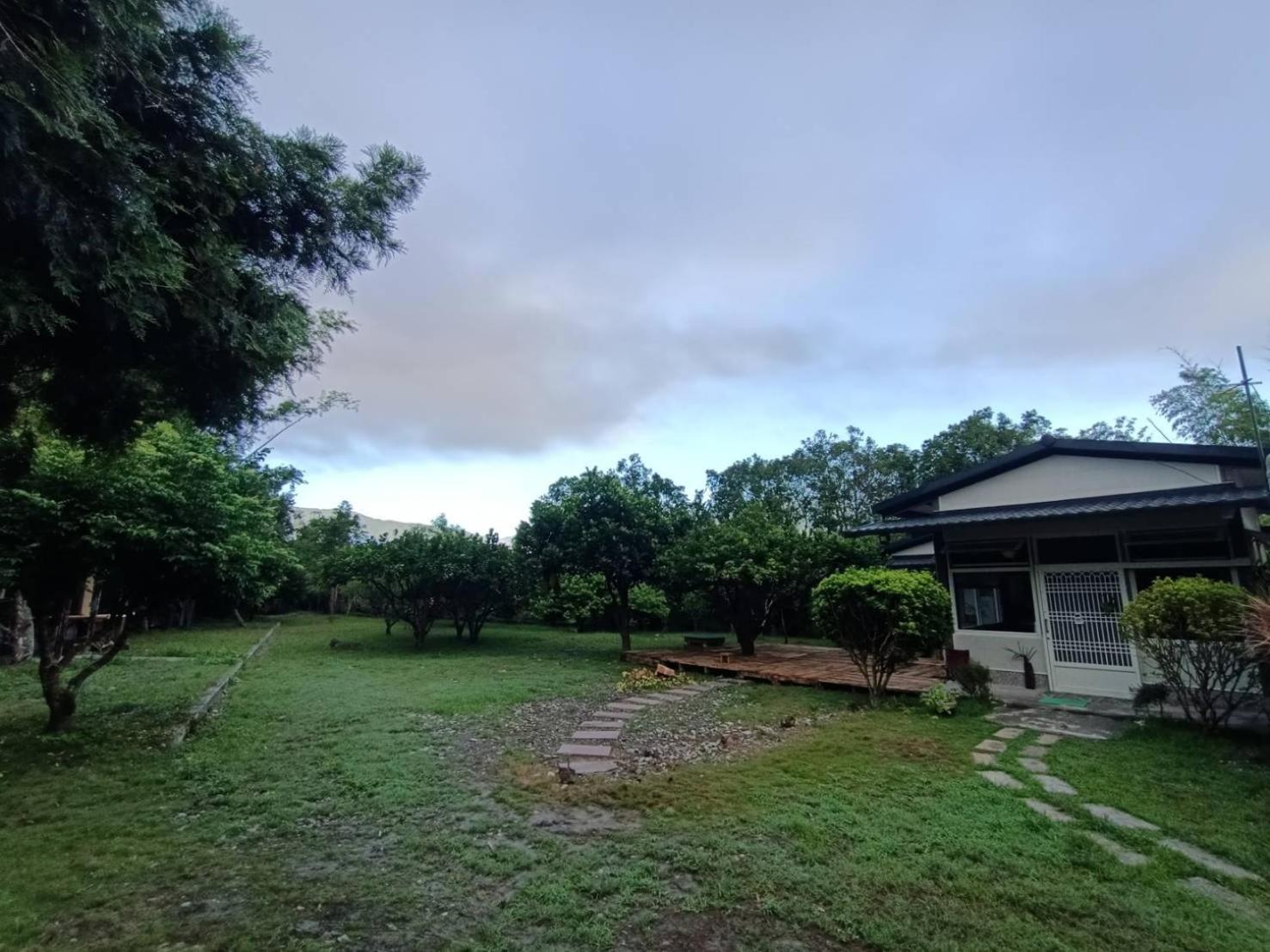 Hotel 十畝田山莊會館 Chishang Exterior foto